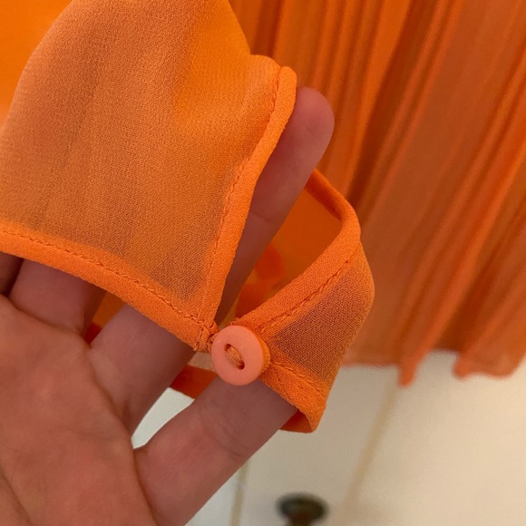 Coral pleated button-up blouse - Picture 6 of 8